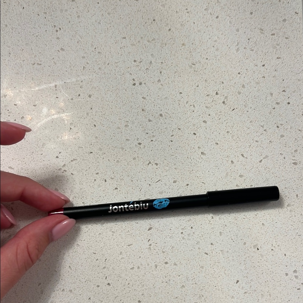 Jonteblu Lip Liner Shade Plum